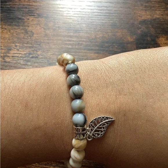 Bracelets - Picture 4 of 7